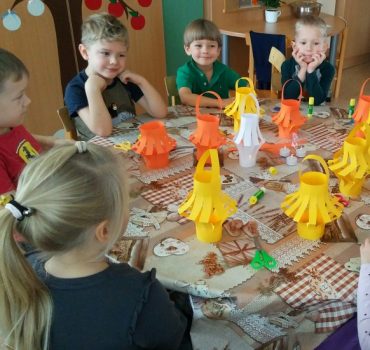 Projektas - Žibintas nušviečia kelią-Vyturėliai 06