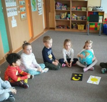 Projektas - Žibintas nušviečia kelią-Vyturėliai 12