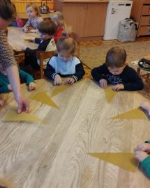 Ežiukų grupė - Edukacija - Gaminu žvakelę Vilniui 2