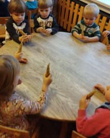Ežiukų grupė - Edukacija - Gaminu žvakelę Vilniui 3