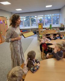 Saulučių grupė - Edukacija - Gaminu žvakelę Vilniui 2