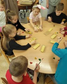 Vyturėlių grupė - Edukacija - Gaminu žvakelę Vilniui 2