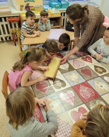 Vyturėlių grupė - Edukacija - Gaminu žvakelę Vilniui 4