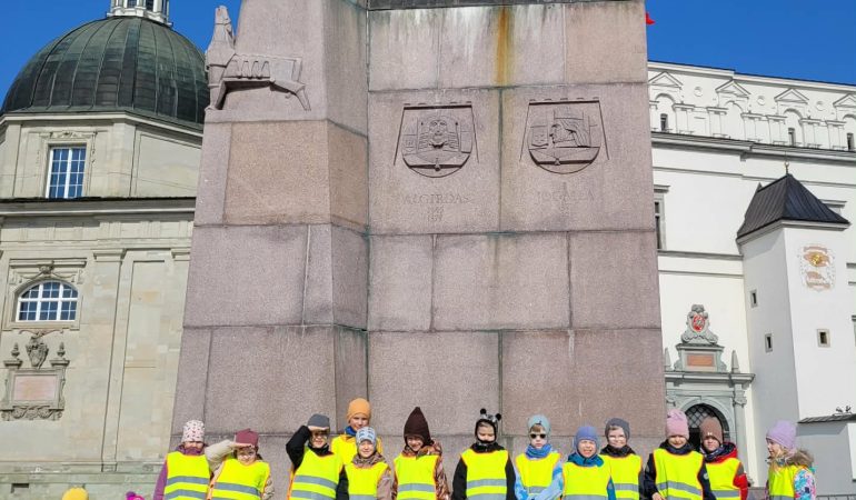 „Vyturėlių“ grupė lankėsi Valdovų rūmuose